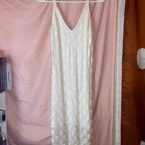 Elegant White Sleeveless Dress